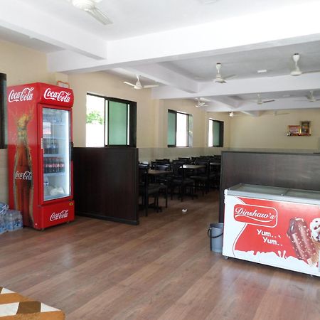 Atithi Farm House Hotel Borlai ภายนอก รูปภาพ