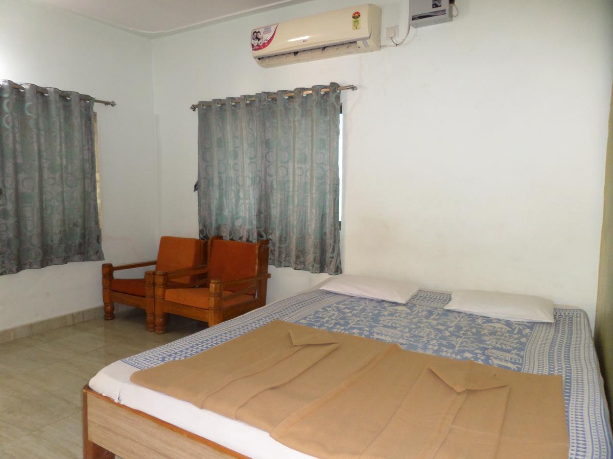 Atithi Farm House Hotel Borlai ภายนอก รูปภาพ