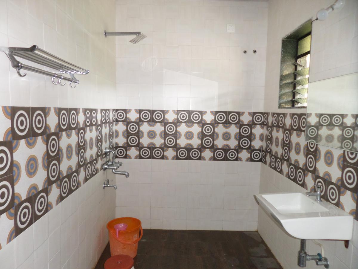 Atithi Farm House Hotel Borlai ภายนอก รูปภาพ