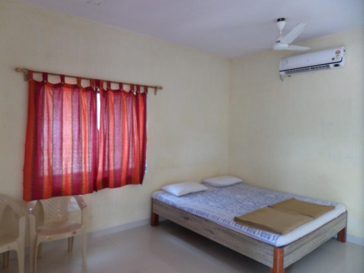 Atithi Farm House Hotel Borlai ภายนอก รูปภาพ